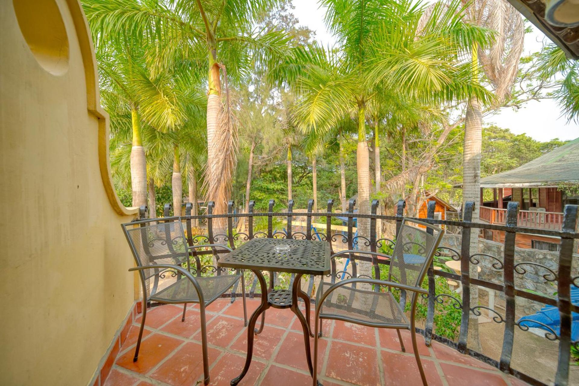 Caribe Tesoro West Bay Exterior foto