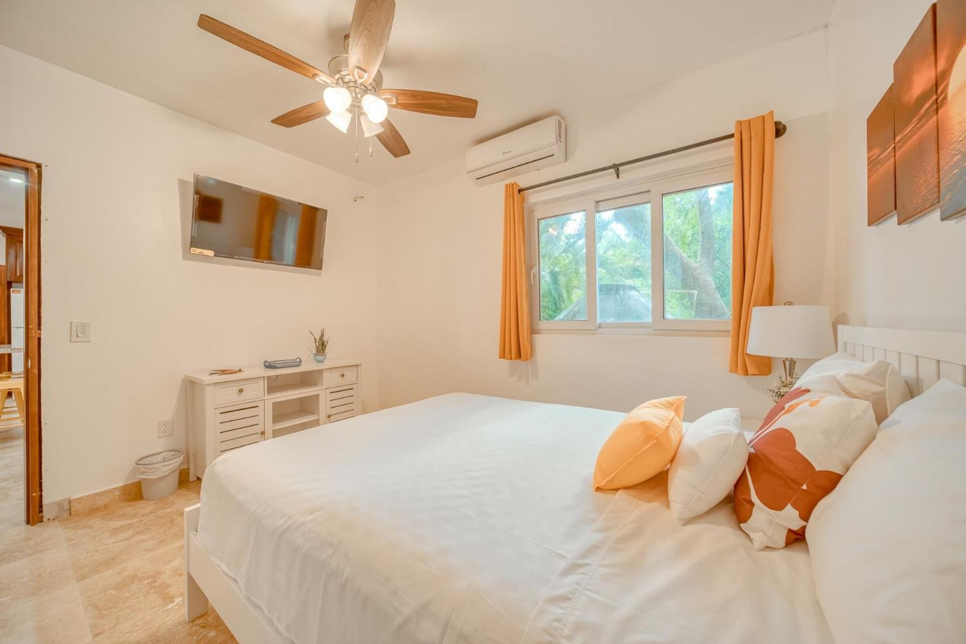 Caribe Tesoro West Bay Exterior foto